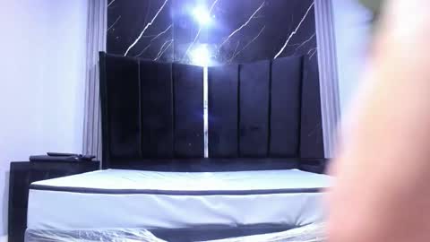 Snapshot of queenstarhyl chatting on 04-25-26, 01:41 queenstarhyl online show from 04-25-26, 01:41