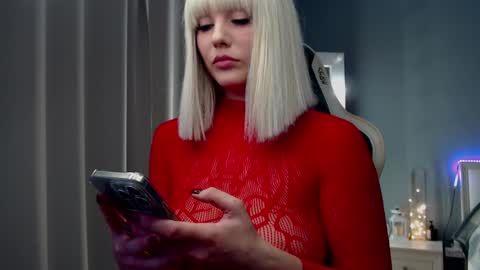 Snapshot of queensy_sins_x chatting on 01-31-25, 04:06 Queensy online show from 01-31-25, 04:06