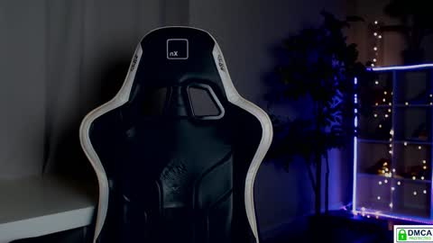 Snapshot of queensy_sins_x chatting on 09-12-25, 09:48 Queensy online show from 09-12-25, 09:48