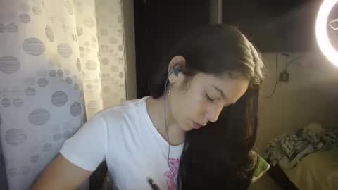 Snapshot of queenvictoria2023 chatting on 01-23-25, 03:48 Paola online show from 01-23-25, 03:48