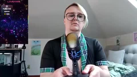 Snapshot of queerlyjaz chatting on 05-02-26, 06:13 queerlyjaz online show from 05-02-26, 06:13