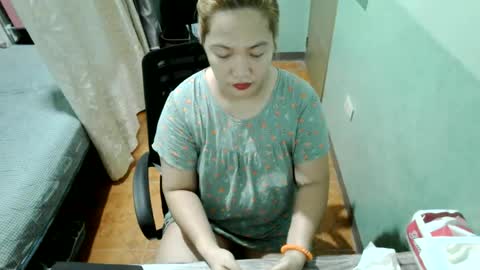 Snapshot of quelly40 chatting on 06-16-26, 06:32 quelly40 online show from 06-16-26, 06:32