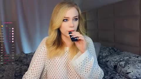 Snapshot of quennacindy chatting on 02-14-25, 11:42 Teri My favorite vibes 77 101 222 666 online show from 02-14-25, 11:42