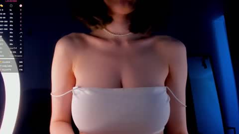 Snapshot of quennacindy chatting on 02-25-25, 04:35 Teri My favorite vibes 77 101 222 666 online show from 02-25-25, 04:35