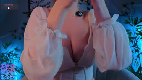 Snapshot of quennacindy chatting on 10-20-25, 02:12 Teri My favorite vibes 77 101 222 666 online show from 10-20-25, 02:12