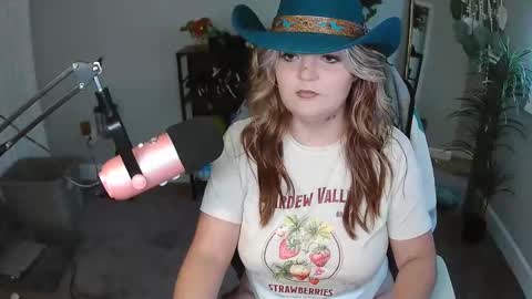 Snapshot of quervoqueen1 chatting on 05-24-26, 10:04 Bri online show from 05-24-26, 10:04