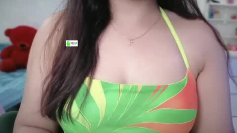 Snapshot of quest_queen chatting on 07-07-26, 05:39 zaara online show from 07-07-26, 05:39