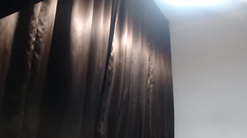 Snapshot of quickienerd chatting on 02-12-25, 10:15 oilypanda online show from 02-12-25, 10:15