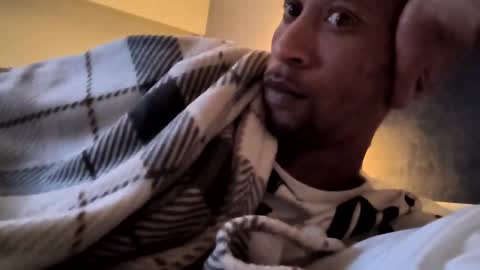 Snapshot of quindre chatting on 11-08-25, 01:22 quindre online show from 11-08-25, 01:22