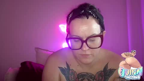 Snapshot of quinnofspades chatting on 11-15-25, 02:57 quinnofspades online show from 11-15-25, 02:57