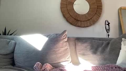 Quinnyelena online show from 11-22-25, 11:09