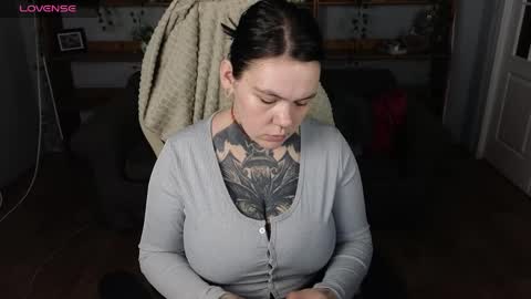 Snapshot of qwertyannie_lbo chatting on 04-26-26, 12:03 qwertyannie_lbo online show from 04-26-26, 12:03