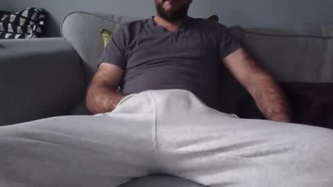 Snapshot of r0661e chatting on 01-19-26, 11:03 r0661e online show from 01-19-26, 11:03