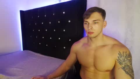 Snapshot of r9dima1998 chatting on 01-12-25, 01:11 Dmitry online show from 01-12-25, 01:11