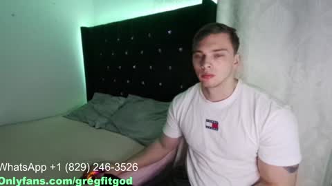 Snapshot of r9dima1998 chatting on 02-05-25, 02:40 Dmitry online show from 02-05-25, 02:40