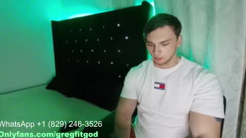 Snapshot of r9dima1998 chatting on 02-22-25, 02:28 Dmitry online show from 02-22-25, 02:28