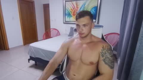 Snapshot of r9dima1998 chatting on 10-17-25, 02:15 Dmitry online show from 10-17-25, 02:15