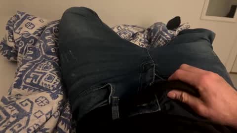 Snapshot of rabbit103 chatting on 01-12-25, 10:01 rabbit103 online show from 01-12-25, 10:01