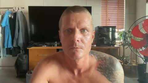 rabbit_eyes69 online show from 05-22-26, 06:09