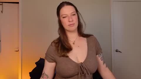 Snapshot of rach_oneill chatting on 06-20-26, 05:16 Rach ONeill online show from 06-20-26, 05:16