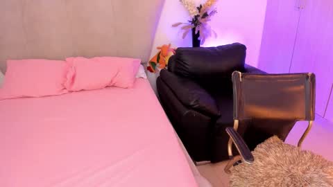 Snapshot of rachaeldeckard chatting on 11-08-25, 04:34 natalia - online show from 11-08-25, 04:34