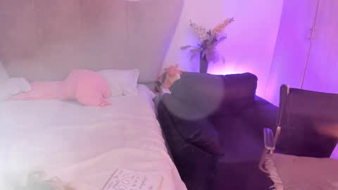 Snapshot of rachaeldeckard chatting on 11-16-25, 04:07 natalia - online show from 11-16-25, 04:07