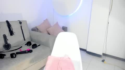 RACHEL ES online show from 01-23-25, 04:09