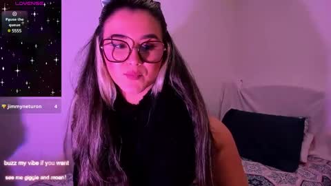 Snapshot of rachel_fo chatting on 12-19-24, 08:13 Rachel Foss online show from 12-19-24, 08:13