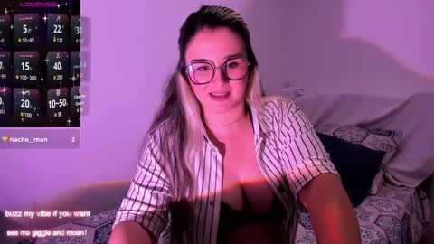 Snapshot of rachel_fo chatting on 02-06-25, 10:32 Rachel Foss online show from 02-06-25, 10:32