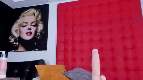 Snapshot of rachel_roman chatting on 04-30-26, 01:17 DALIANA online show from 04-30-26, 01:17
