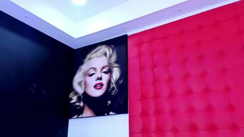 Snapshot of rachel_roman chatting on 06-04-26, 12:33 DALIANA online show from 06-04-26, 12:33