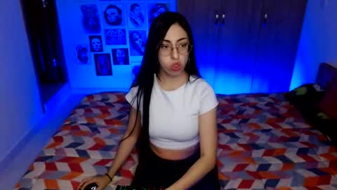 Snapshot of rachel_rosse11 chatting on 09-27-25, 11:54 Rachel online show from 09-27-25, 11:54
