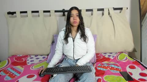 Snapshot of rachell_criss chatting on 02-09-25, 03:43 Rachell online show from 02-09-25, 03:43
