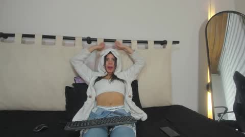 Snapshot of rachell_criss chatting on 02-12-25, 06:51 Rachell online show from 02-12-25, 06:51