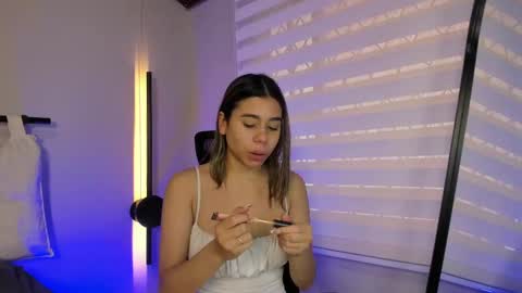 Snapshot of rachell_criss chatting on 09-18-25, 01:57 Rachell online show from 09-18-25, 01:57