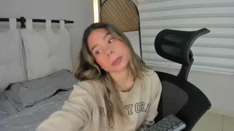 Rachell online show from 11-28-25, 04:15