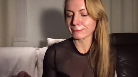 Snapshot of rachelldelicious chatting on 12-12-24, 08:43 Rachel online show from 12-12-24, 08:43