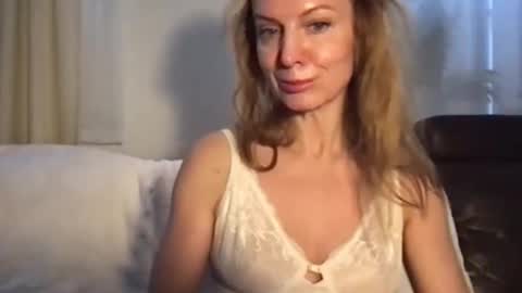 Snapshot of rachelldelicious chatting on 12-18-24, 10:19 Rachel online show from 12-18-24, 10:19