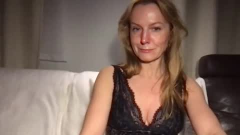 Snapshot of rachelldelicious chatting on 12-30-24, 09:08 Rachel online show from 12-30-24, 09:08