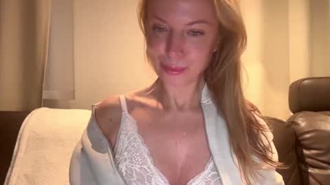 Snapshot of rachelldelicious chatting on 01-25-25, 06:34 Rachel online show from 01-25-25, 06:34