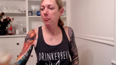 Racy Tracy online show from 01-27-25, 05:36