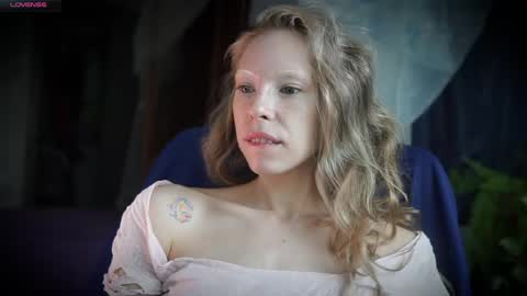 Snapshot of radiant_ada chatting on 05-11-26, 11:49 ada online show from 05-11-26, 11:49