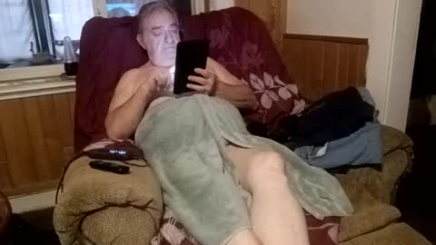 Snapshot of radiomantim chatting on 01-13-26, 03:06 Radioman for fun online show from 01-13-26, 03:06