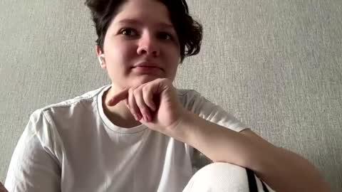 Snapshot of raegriego chatting on 05-21-26, 12:17 Emmie online show from 05-21-26, 12:17