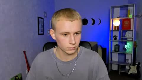 Snapshot of rafael_bien chatting on 11-19-25, 02:17 rafael online show from 11-19-25, 02:17