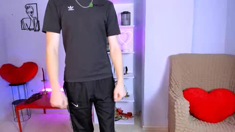 Snapshot of rafael_bien chatting on 11-21-25, 07:18 rafael online show from 11-21-25, 07:18