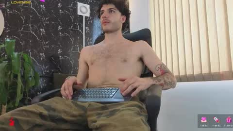 R A F A E L online show from 03-12-26, 08:59