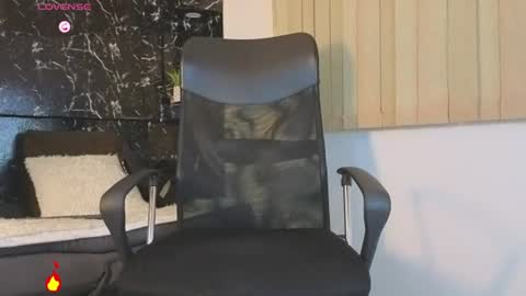 Snapshot of rafael_mendez chatting on 06-11-26, 12:32 R A F A E L online show from 06-11-26, 12:32