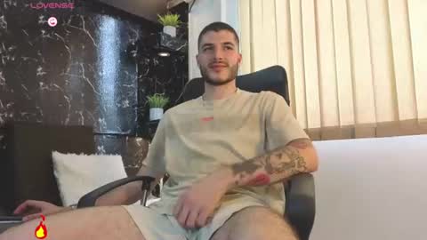Snapshot of rafael_mendez chatting on 06-13-26, 07:56 R A F A E L online show from 06-13-26, 07:56