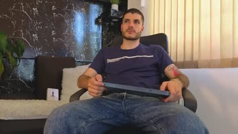 Snapshot of rafael_mendez chatting on 07-17-26, 08:24 R A F A E L online show from 07-17-26, 08:24